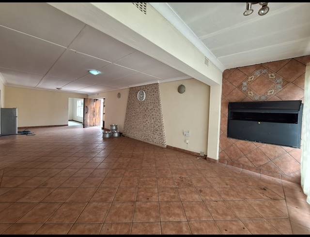 3 BEDROOM HOUSE FOR SALE IN RENSBURG